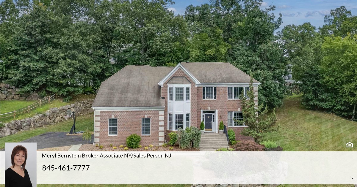 14 Cedar Dr, Tuxedo Park, NY 10987